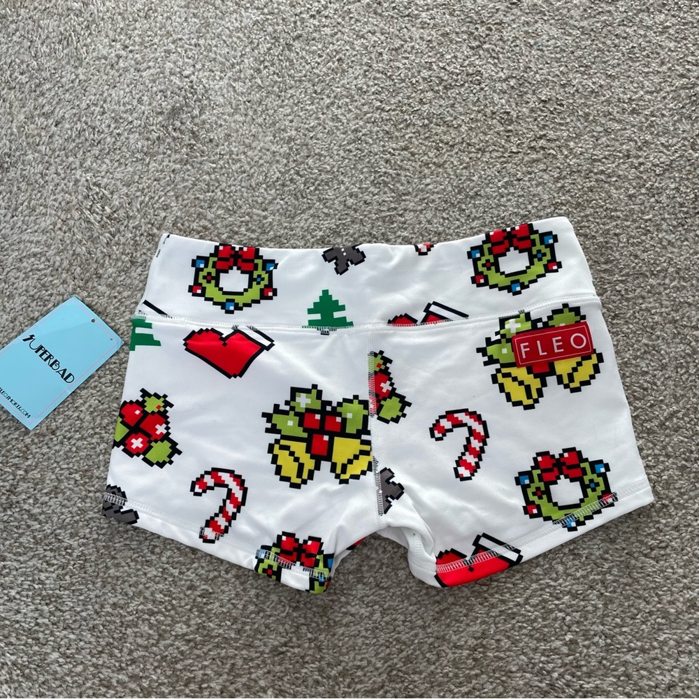 NWT Fleo pixel shorts